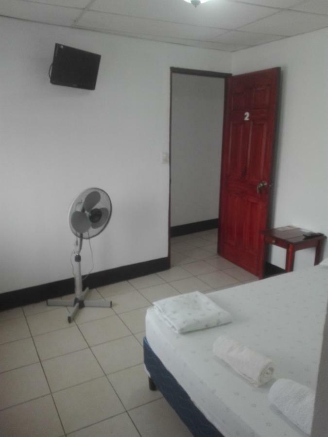 Hostal Don Frank San Carlos Esterno foto